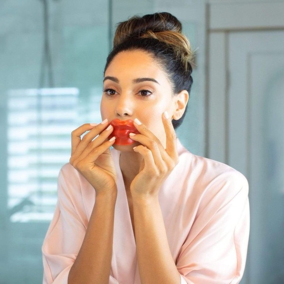 Soon Skincare Strawberry Lip Mask with Collagen 5 pack Korean Skincare - Picture 3 of 4